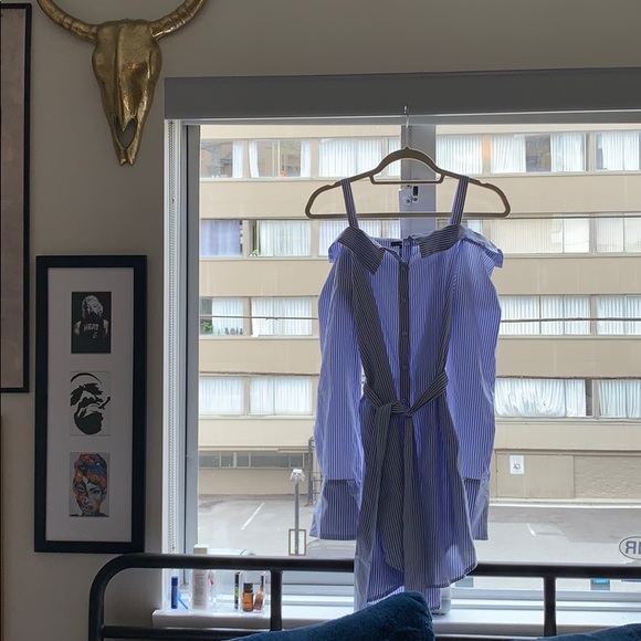 Off the shoulder stripped dress with front tie - Picture 2 of 7